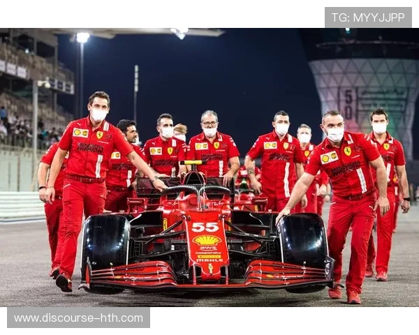 F1赛季最新动态揭晓顶尖车队激烈角逐赛道风云